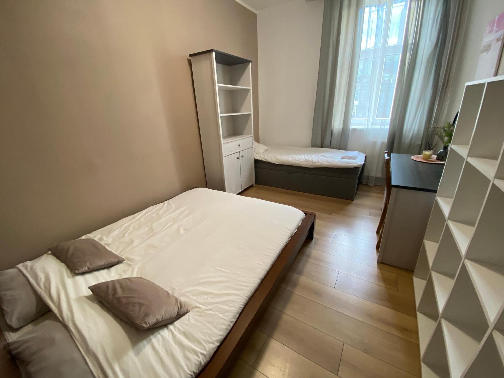 Pini Hostel - Przytulne Pokoje W Centrum Krakowa Kültér fotó