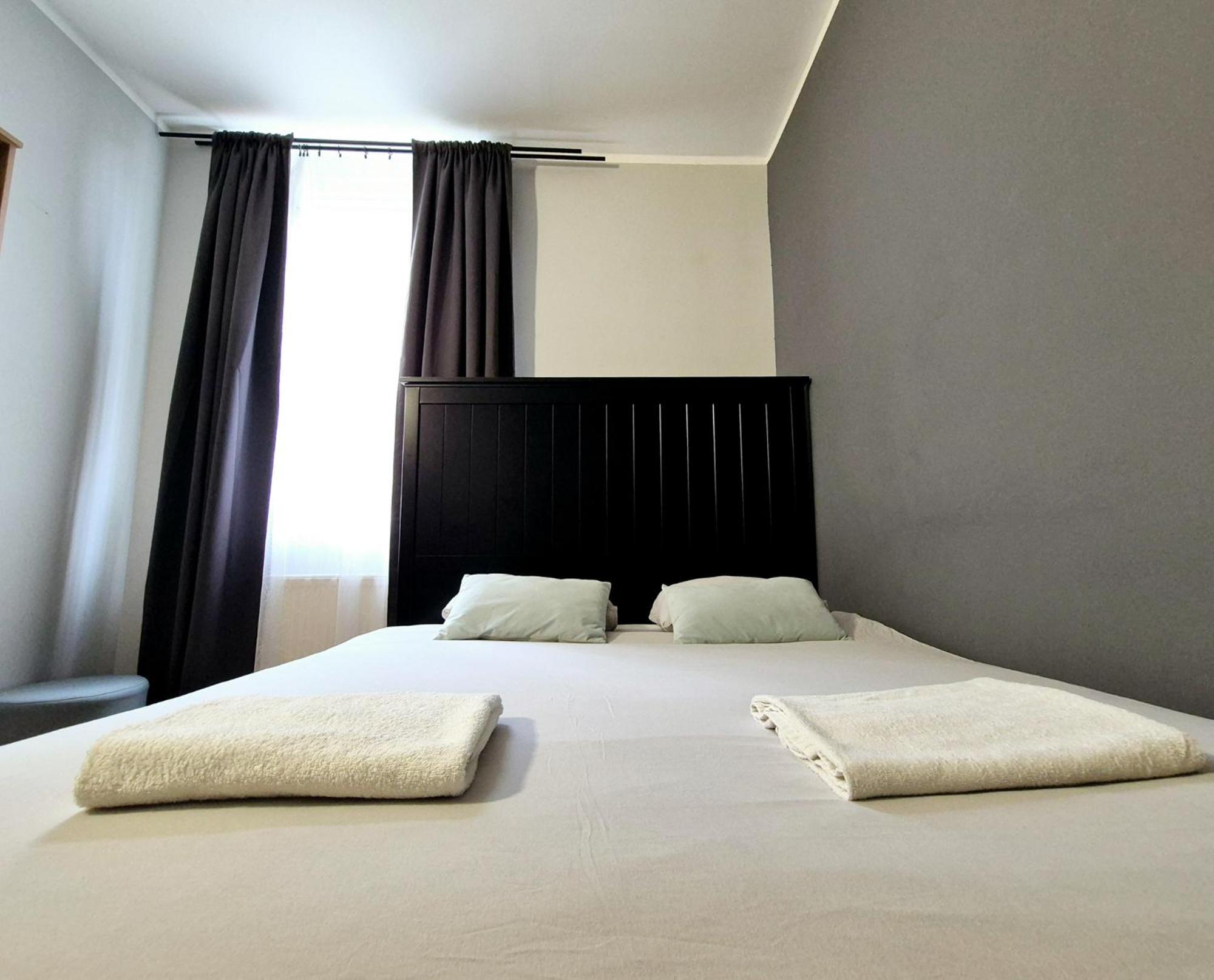 Pini Hostel - Przytulne Pokoje W Centrum Krakowa Kültér fotó
