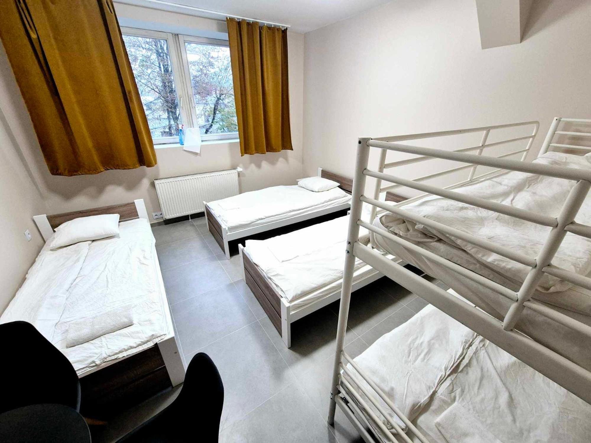 Pini Hostel - Przytulne Pokoje W Centrum Krakowa Kültér fotó
